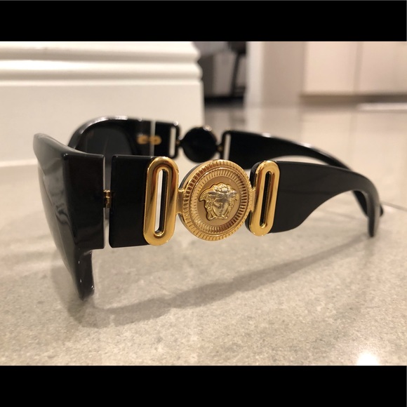 Versace Sunglasses - Picture 3 of 9